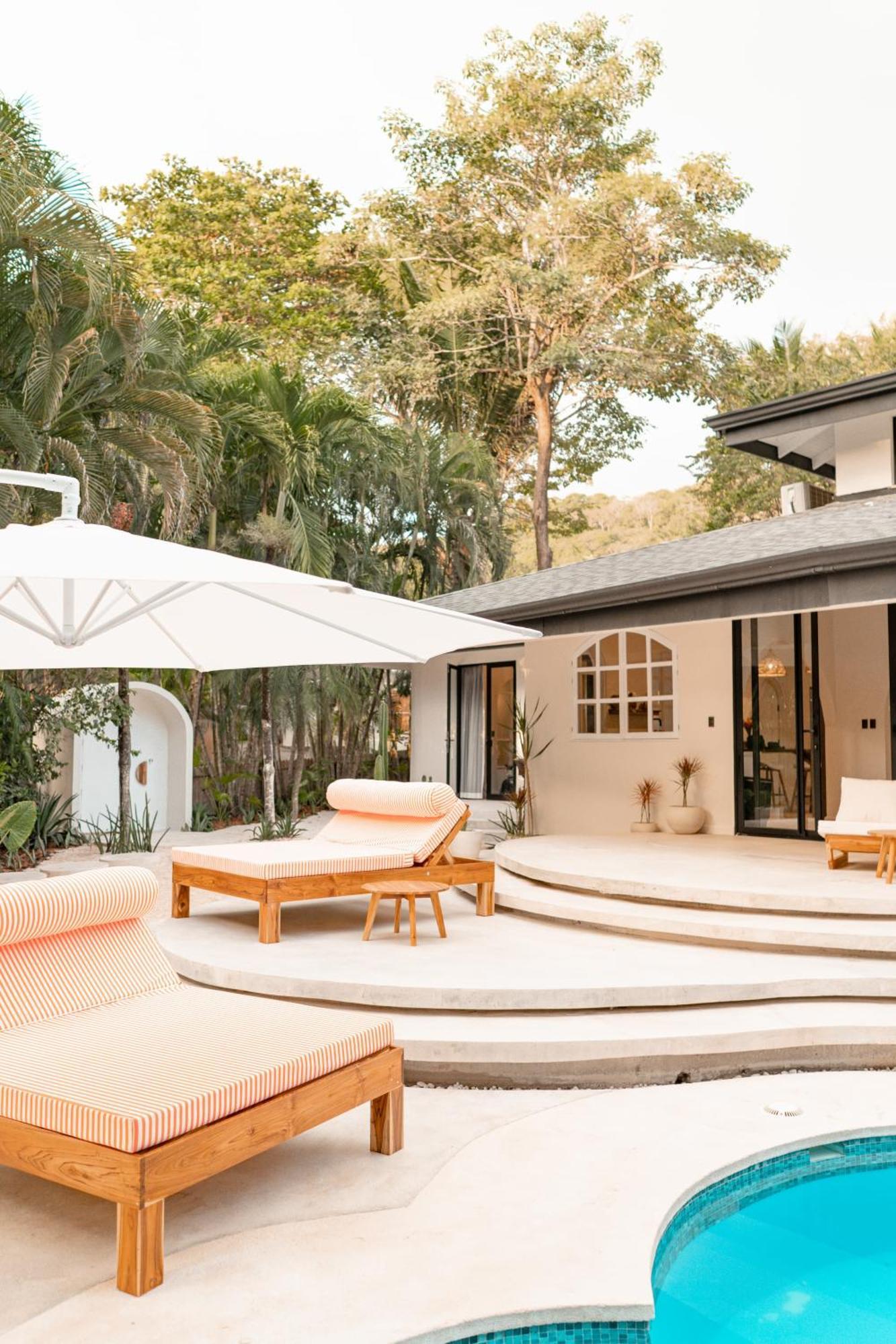 Banana Beach Bungalows Playa Santa Teresa  Стая снимка