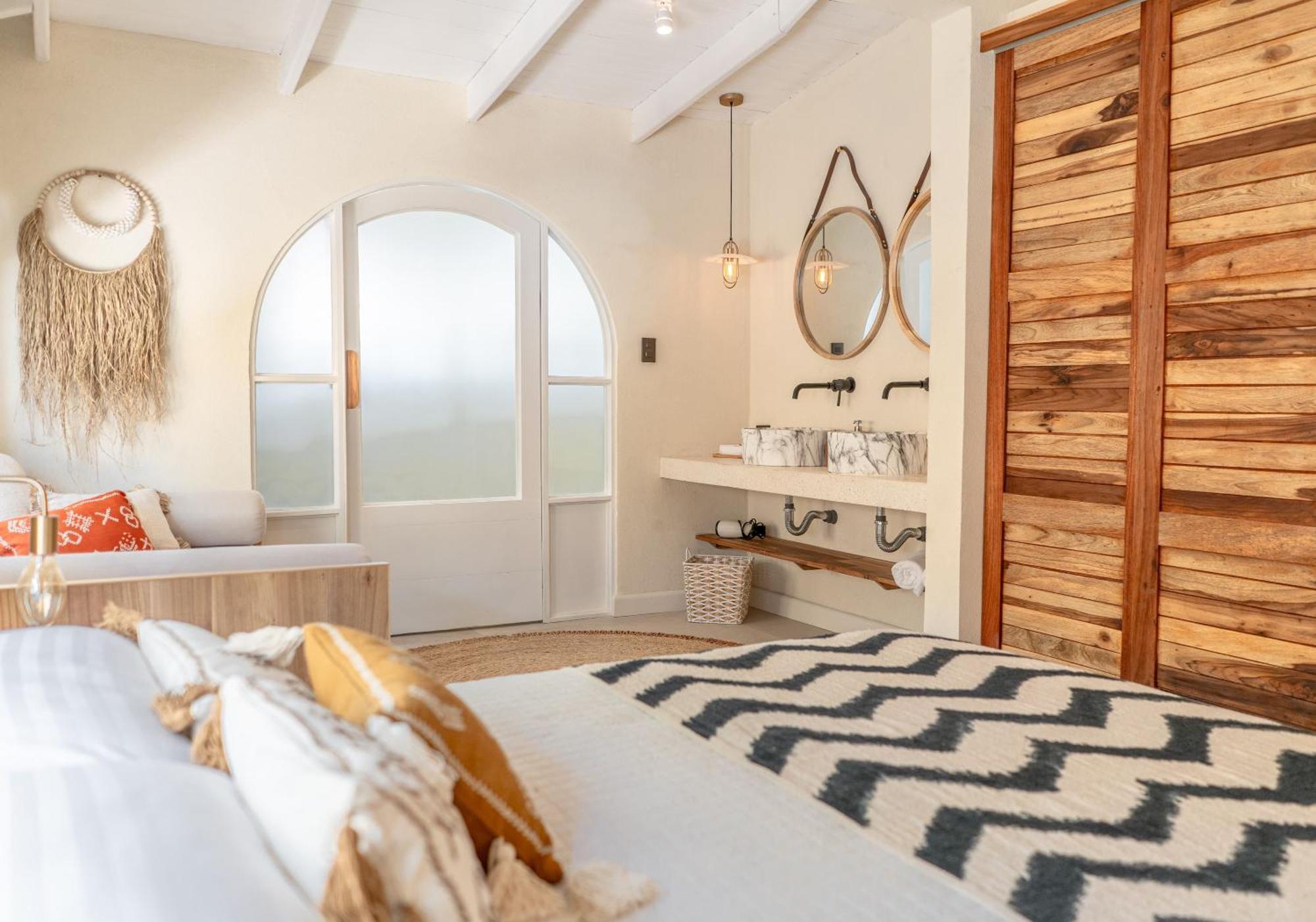 Banana Beach Bungalows Playa Santa Teresa  Стая снимка